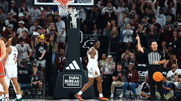 Cameron Matthews vs. Auburn
